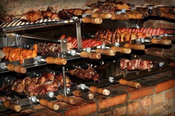 Buffet de churrasco ou comida de boteco